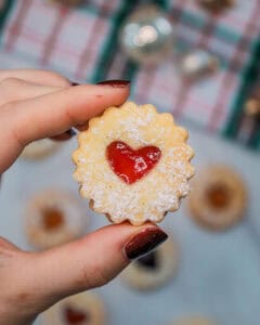 vegane Spitzbuben, Plätzchen aus einem veganen Mürbeteig