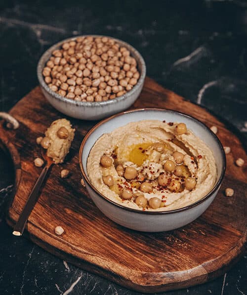 veganer Hummus, schnell und einfach zubereitet aus Kichererbsen